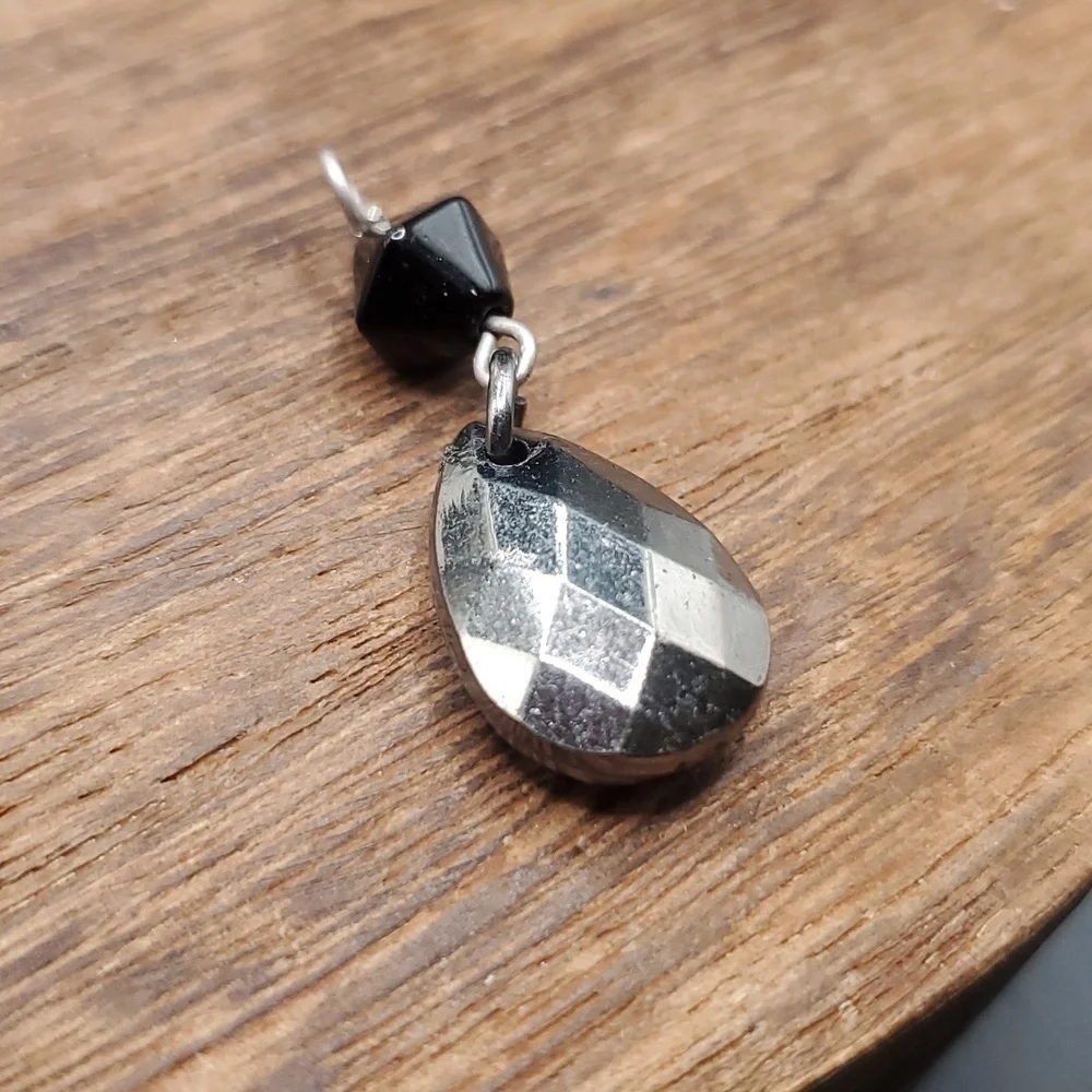Metallic‎ midnight facet pendant